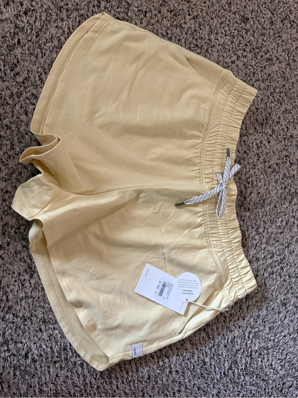 NWT - VUORI SHORTS